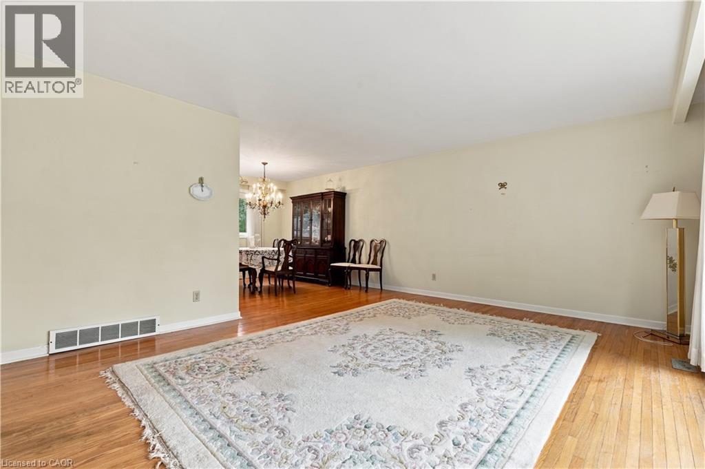688 CHERRYWOOD Drive - 9