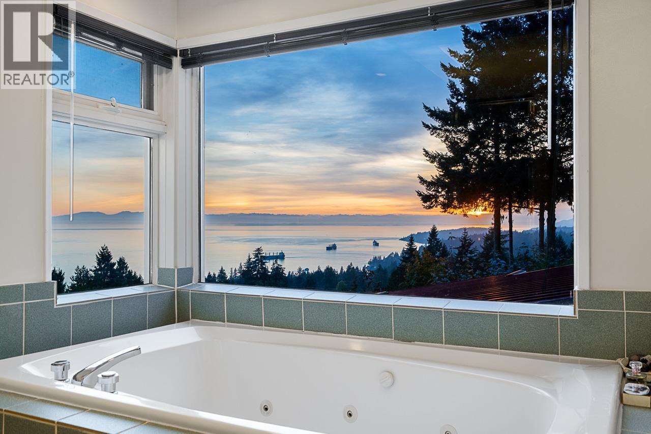 Photo of 2215 CHAIRLIFT ROAD 18