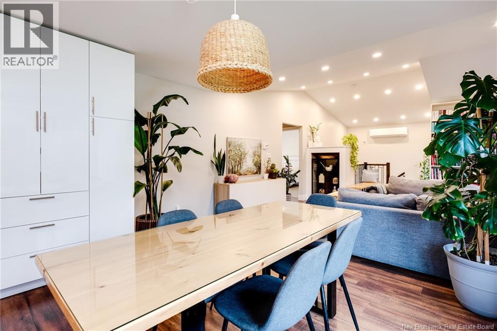 361 Kinnear Road - 11
