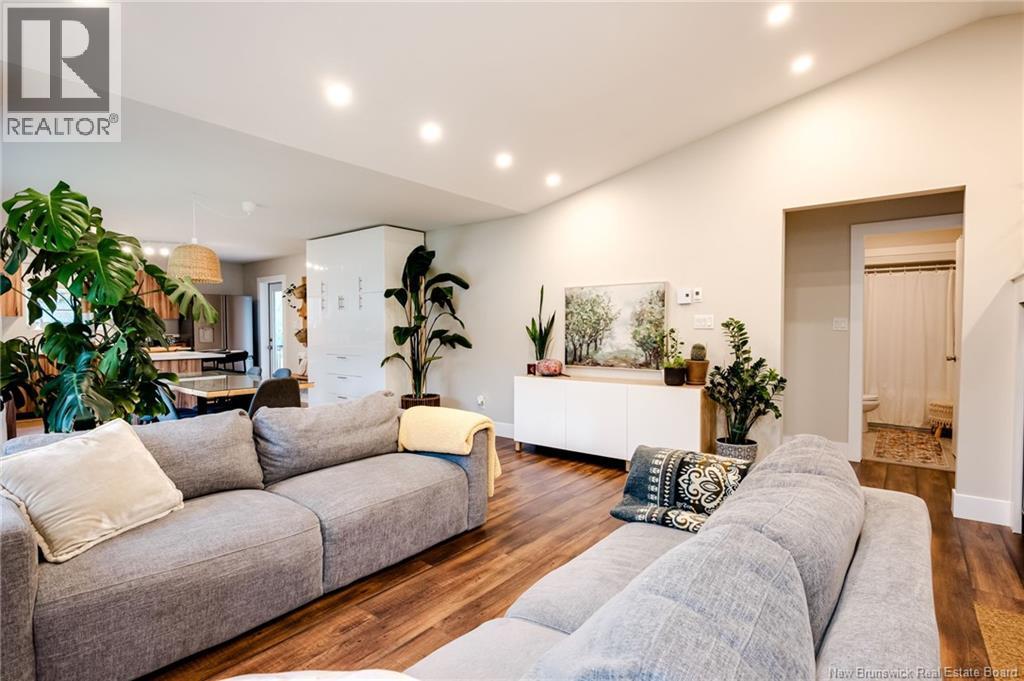 361 Kinnear Road - 8