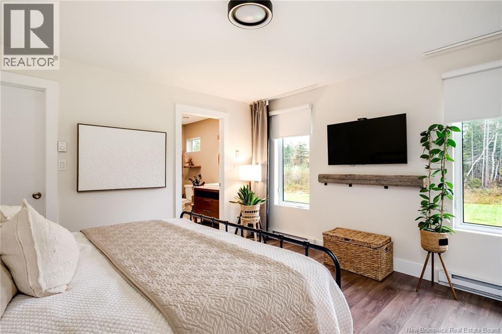 361 Kinnear Road - 26