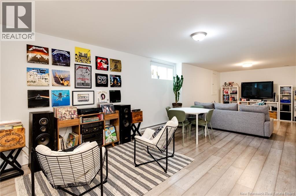 361 Kinnear Road - 29