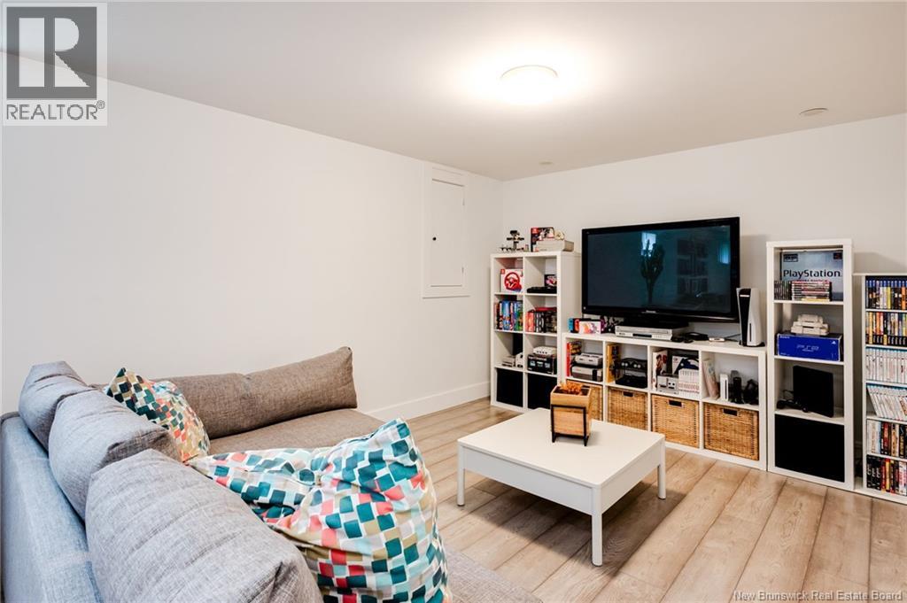 361 Kinnear Road - 37