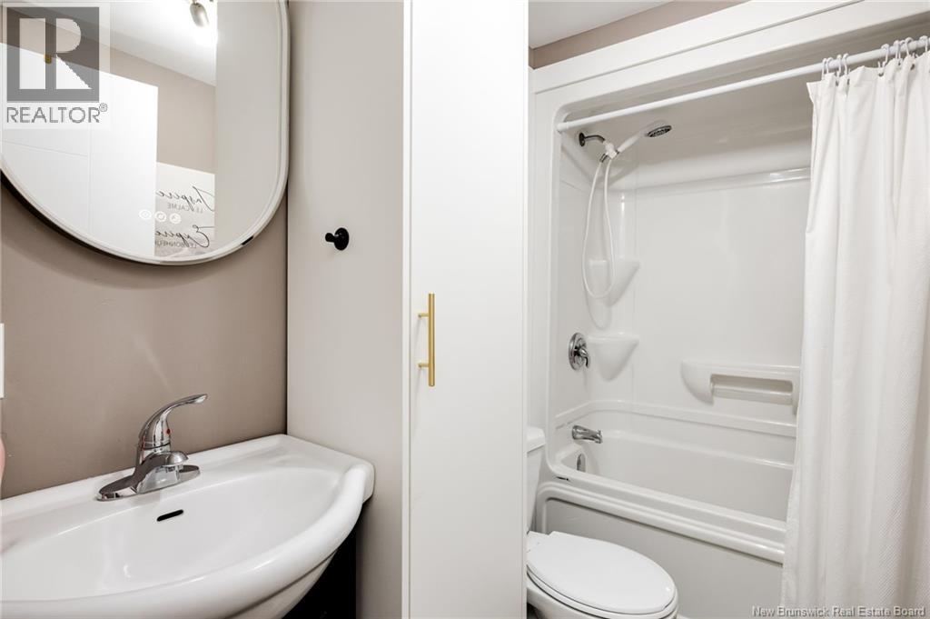 361 Kinnear Road - 40