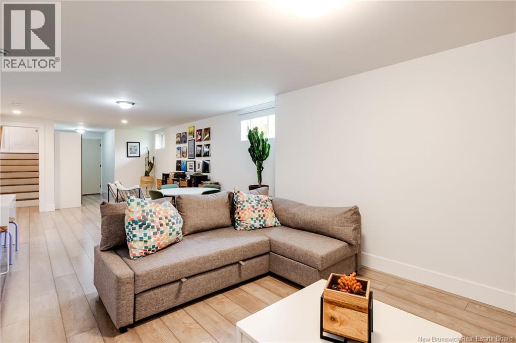 361 Kinnear Road - 33