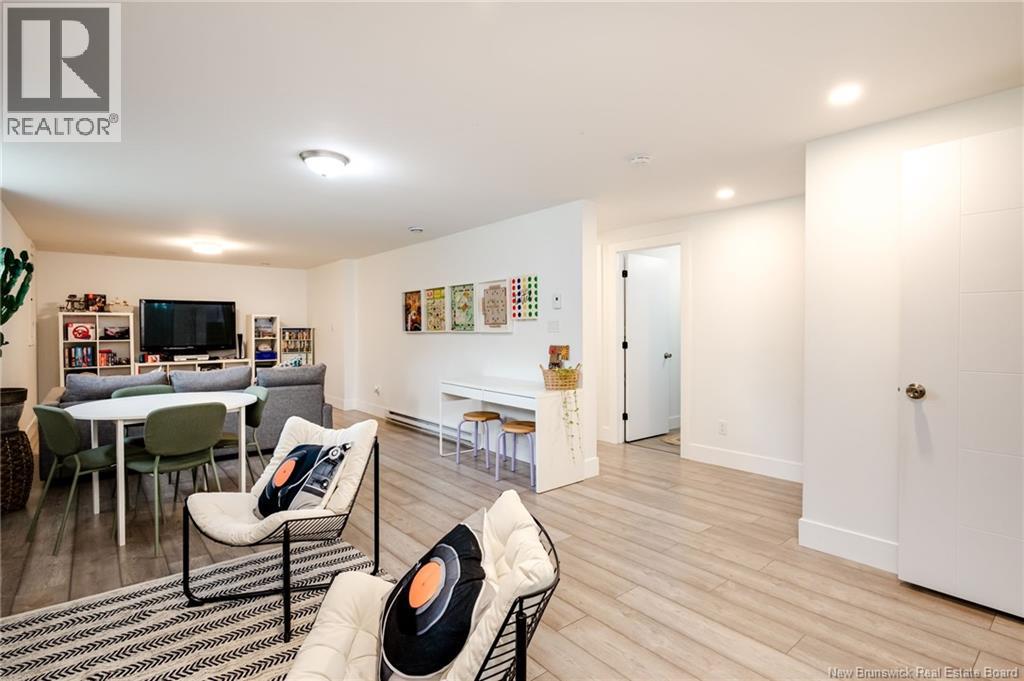 361 Kinnear Road - 28