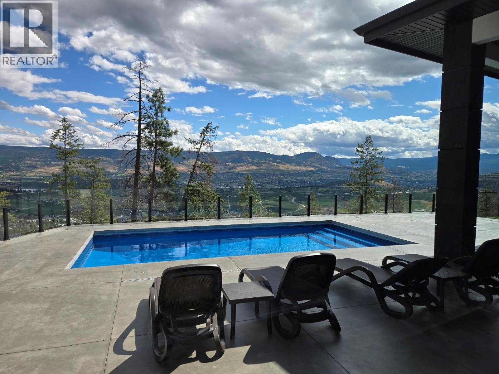 274 Summer Wood Drive, Kelowna
