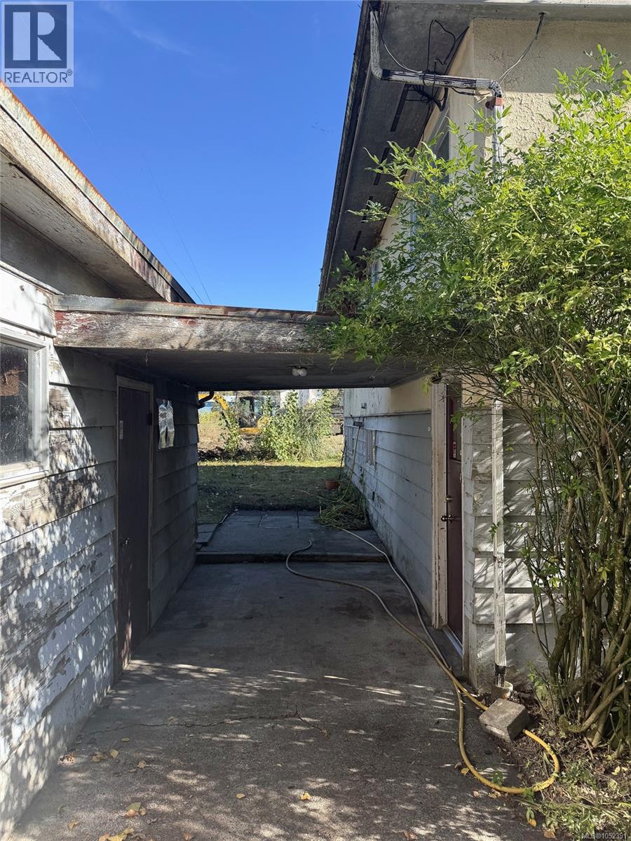 2766 Island View Rd - 11