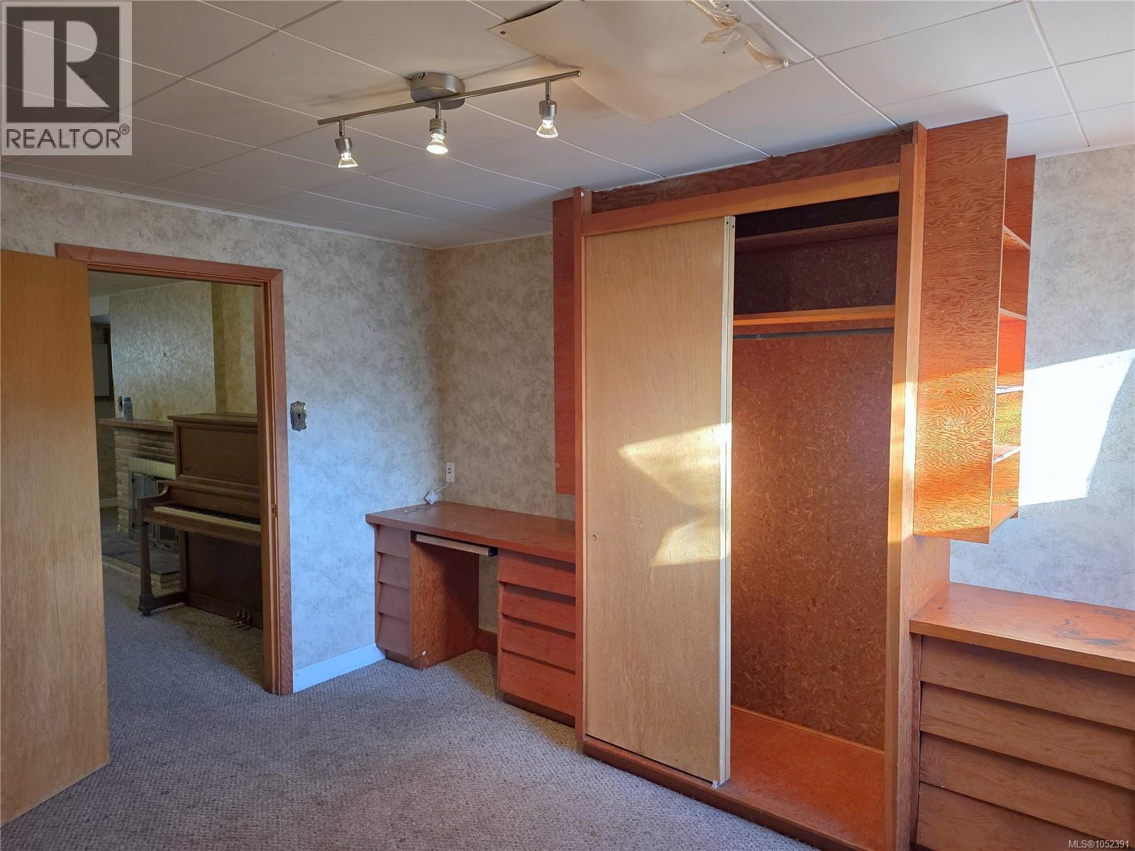 2766 Island View Rd - 24