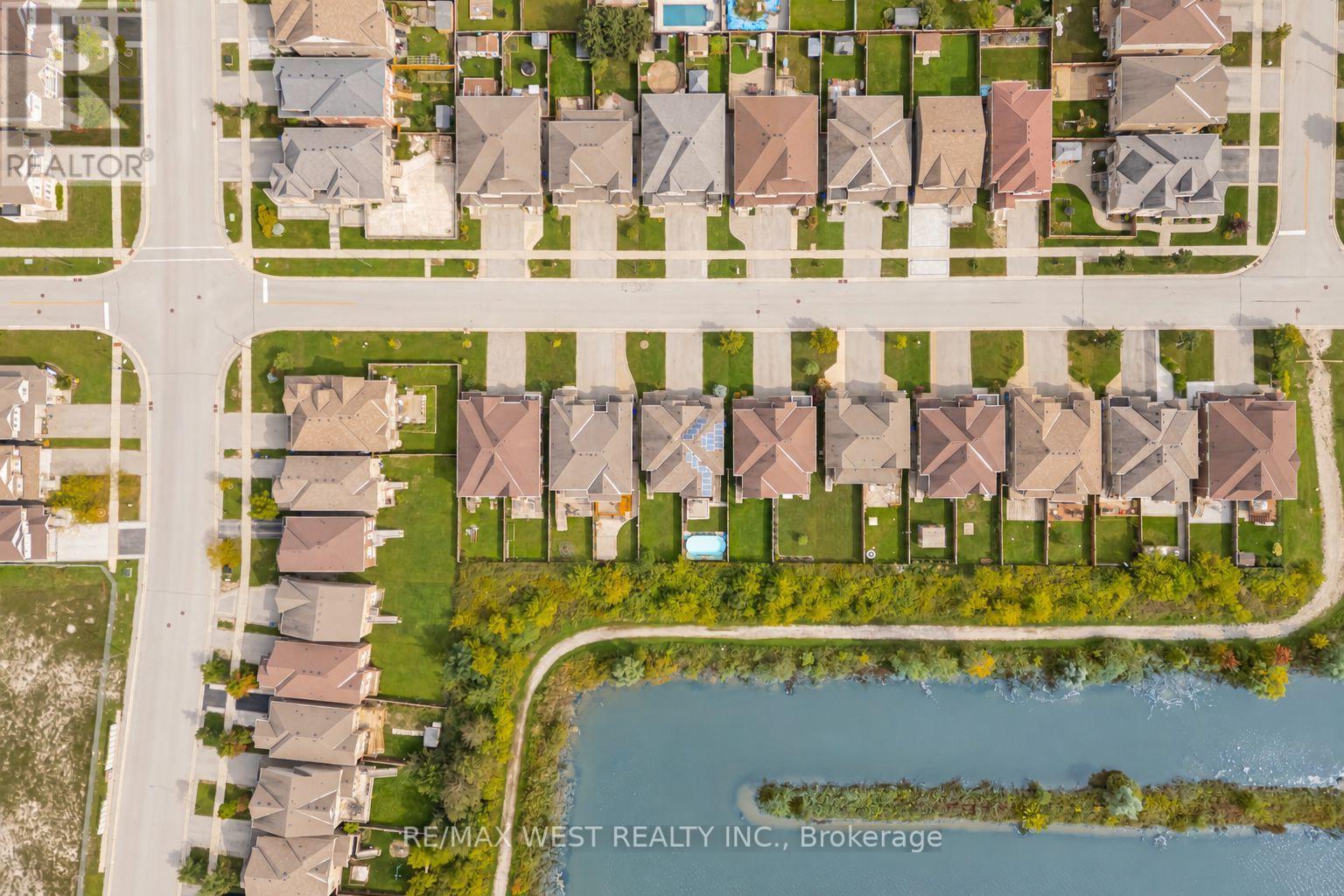 12 Hoard Avenue South — photo 42