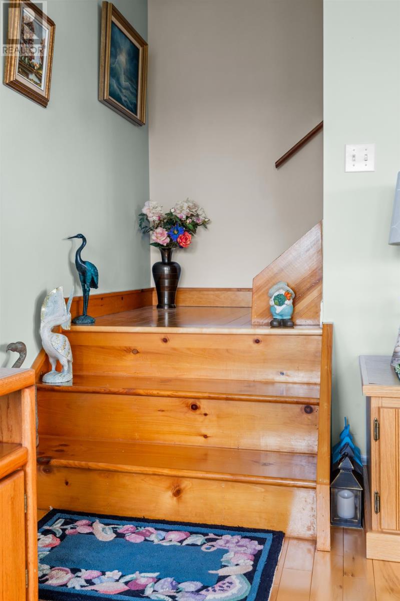56 WOODHAWK Lane - 19