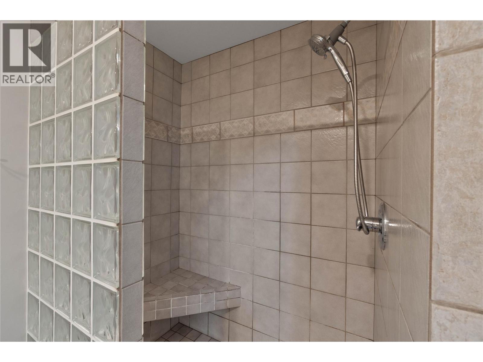 870 Regent Crescent - 28