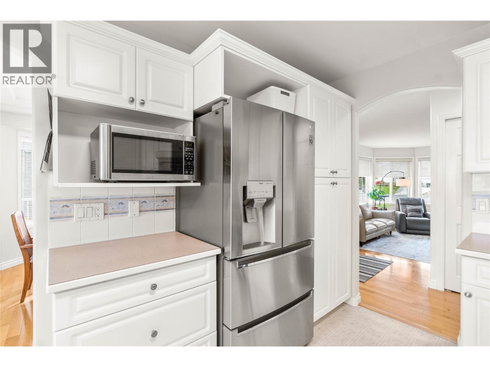 870 Regent Crescent - 7