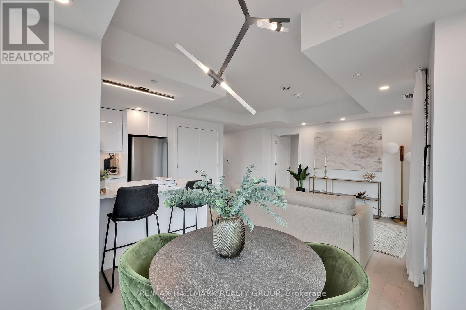 #2302 180 GEORGE STREET - 18