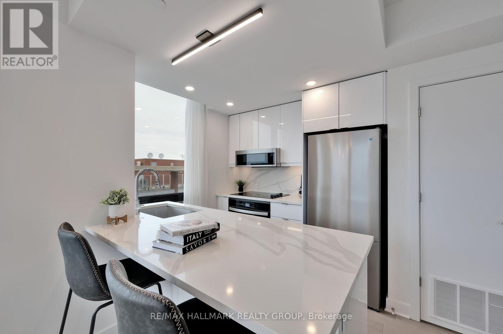 #2302 180 GEORGE STREET - 19