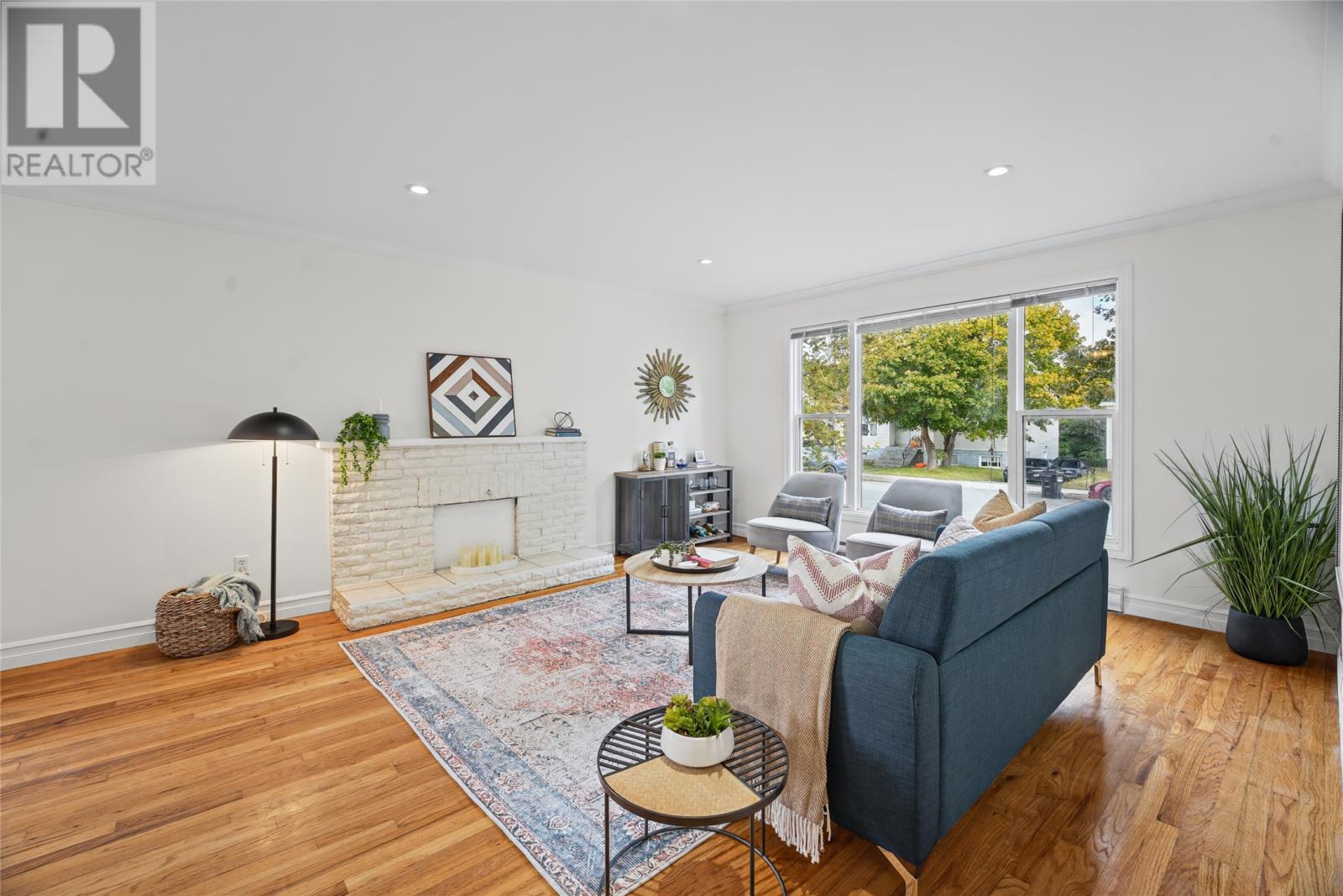 10 Johnson Crescent - 14
