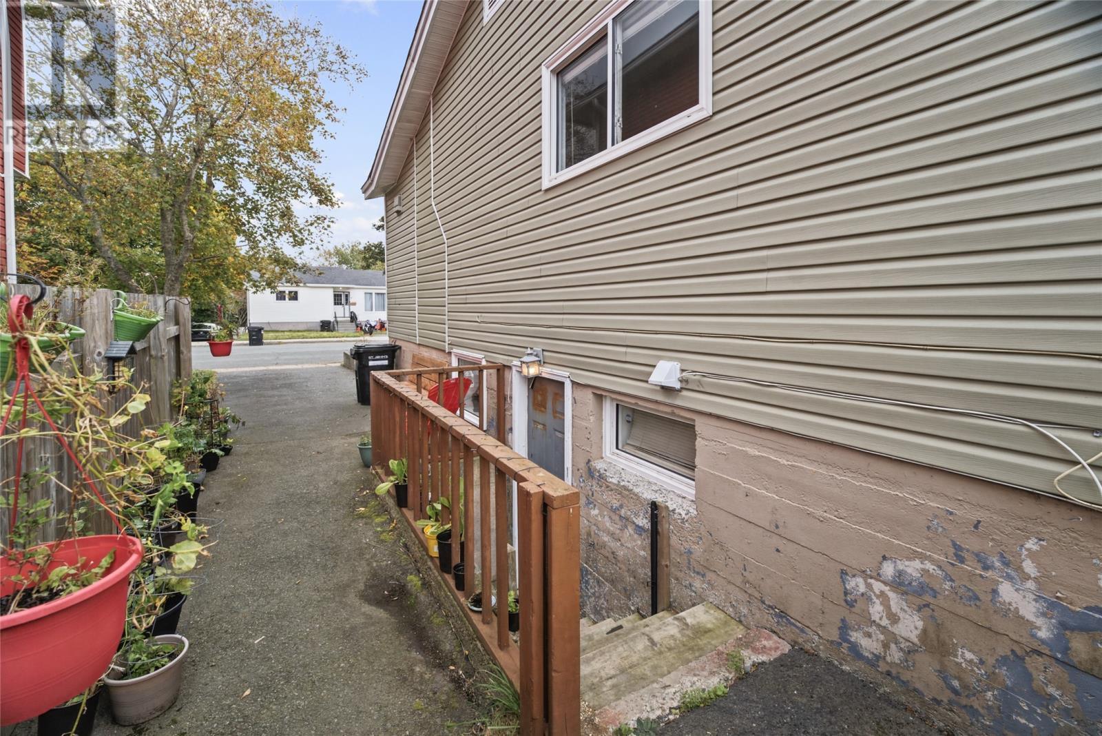 10 Johnson Crescent - 28