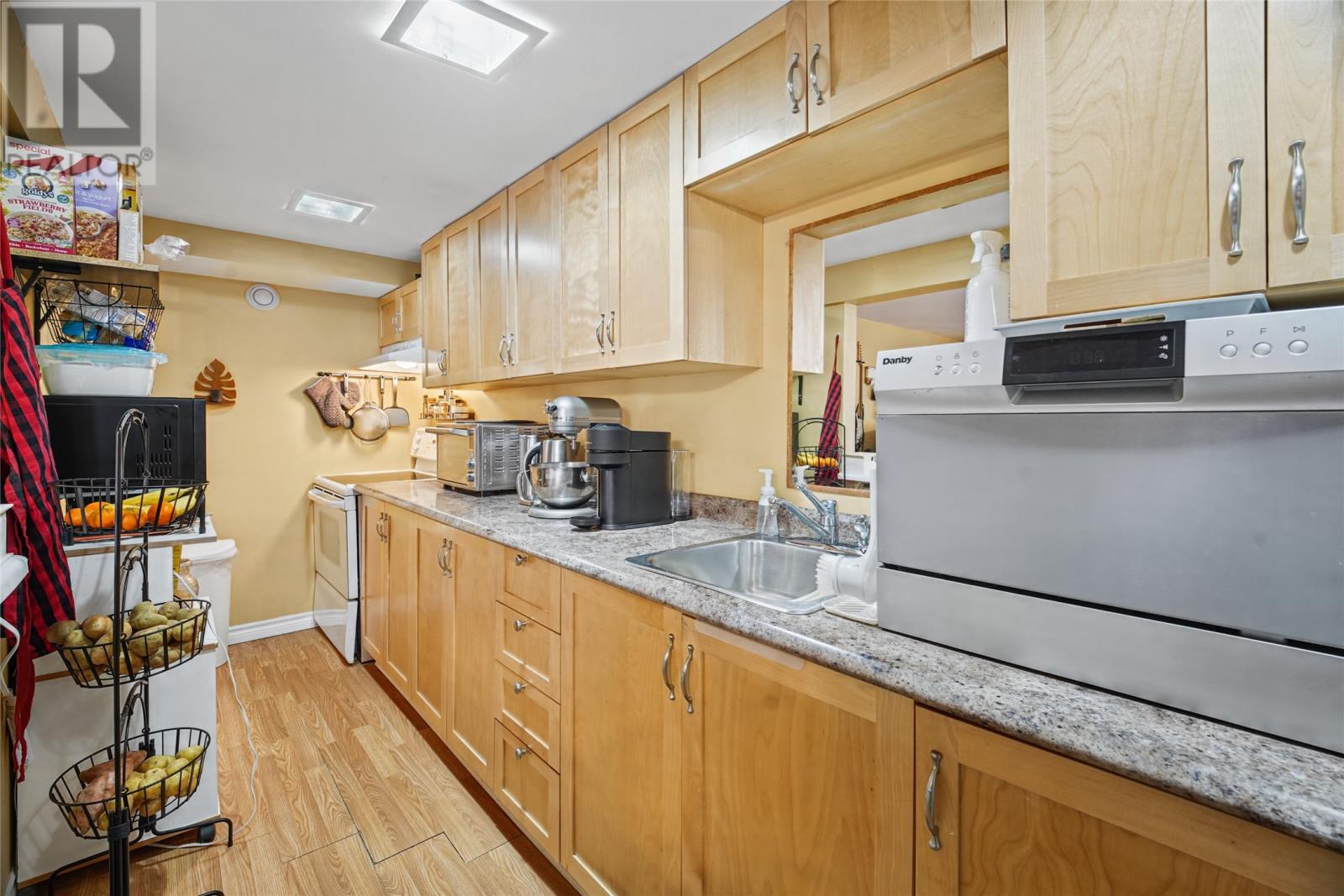 10 Johnson Crescent - 33