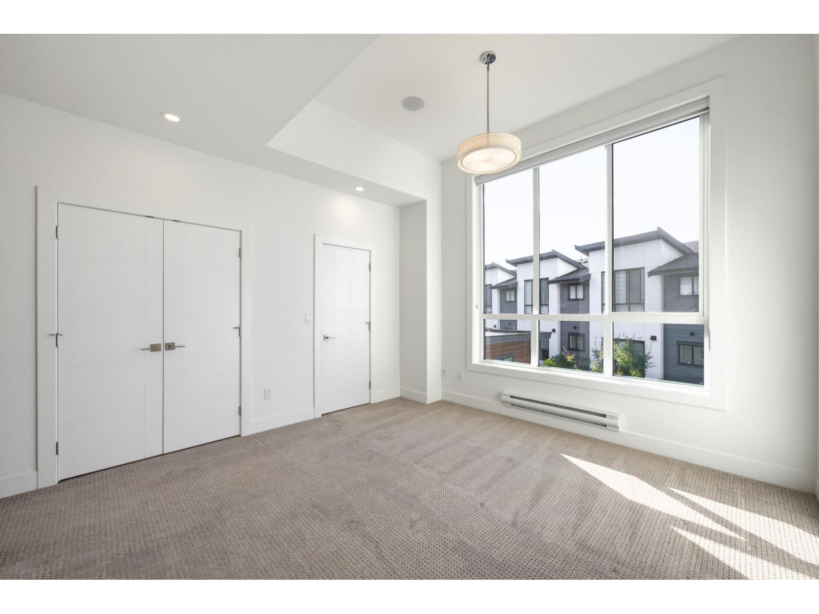 Photo of 62 7177 194A STREET 23