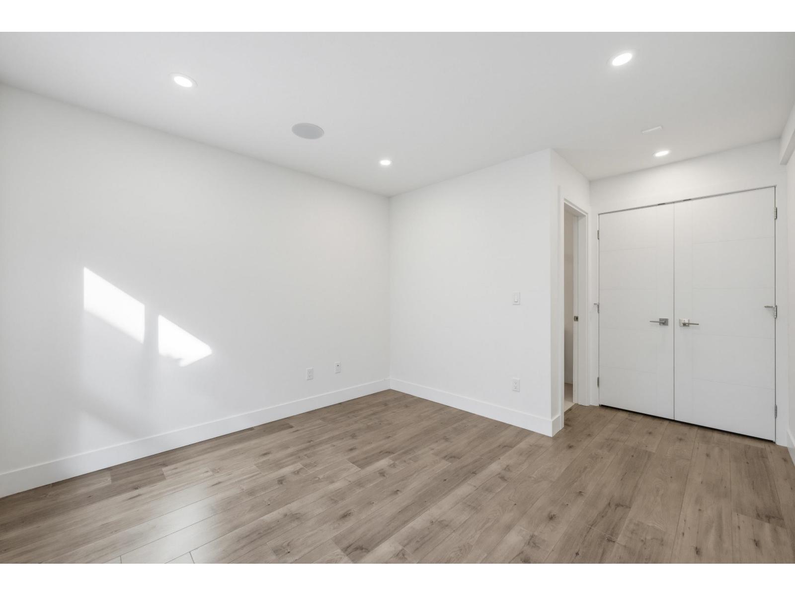 Photo of 62 7177 194A STREET 34