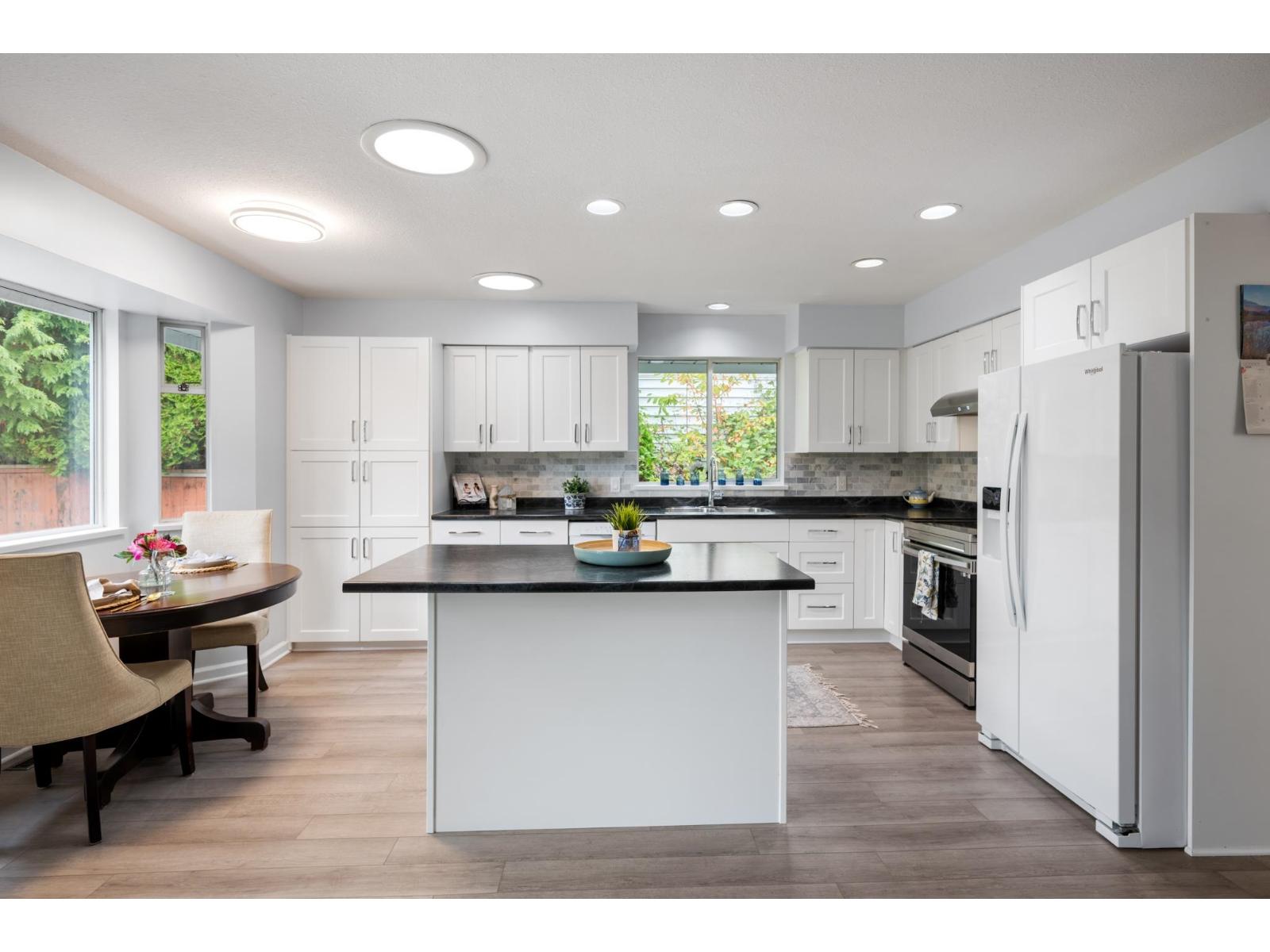 Photo of 14129 16A AVENUE 26