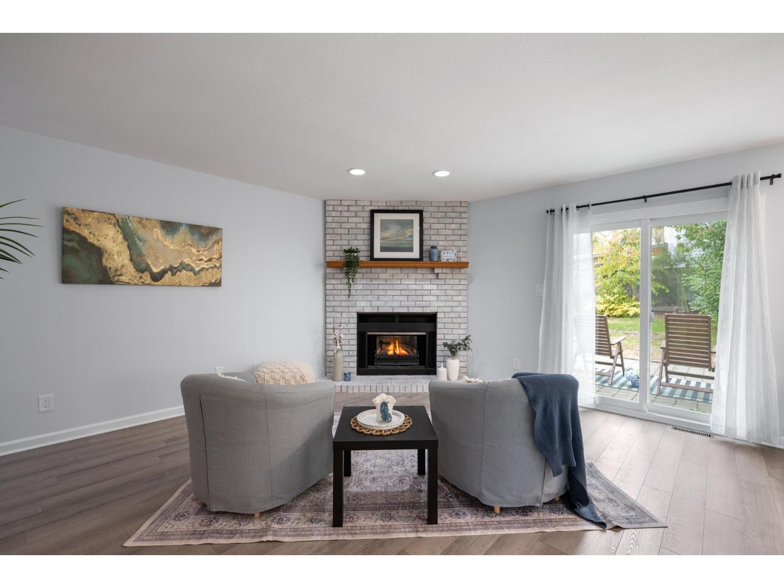 Photo of 14129 16A AVENUE 23