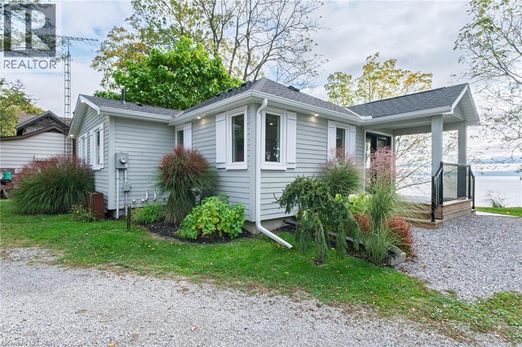 46 KING Street S - 3