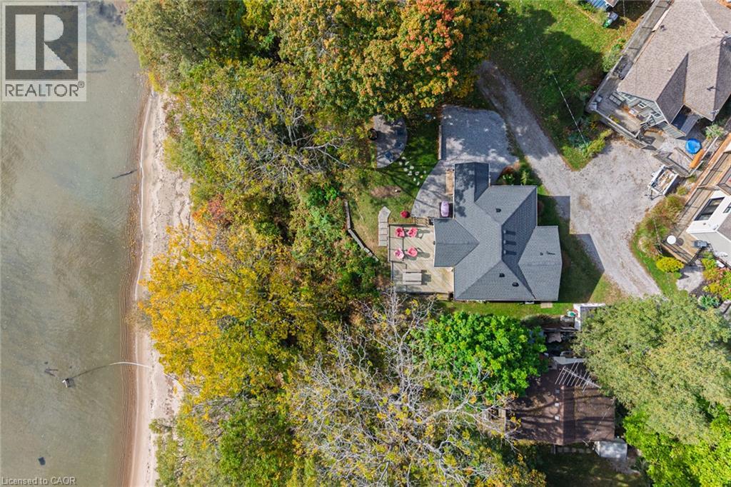 46 KING Street S - 33