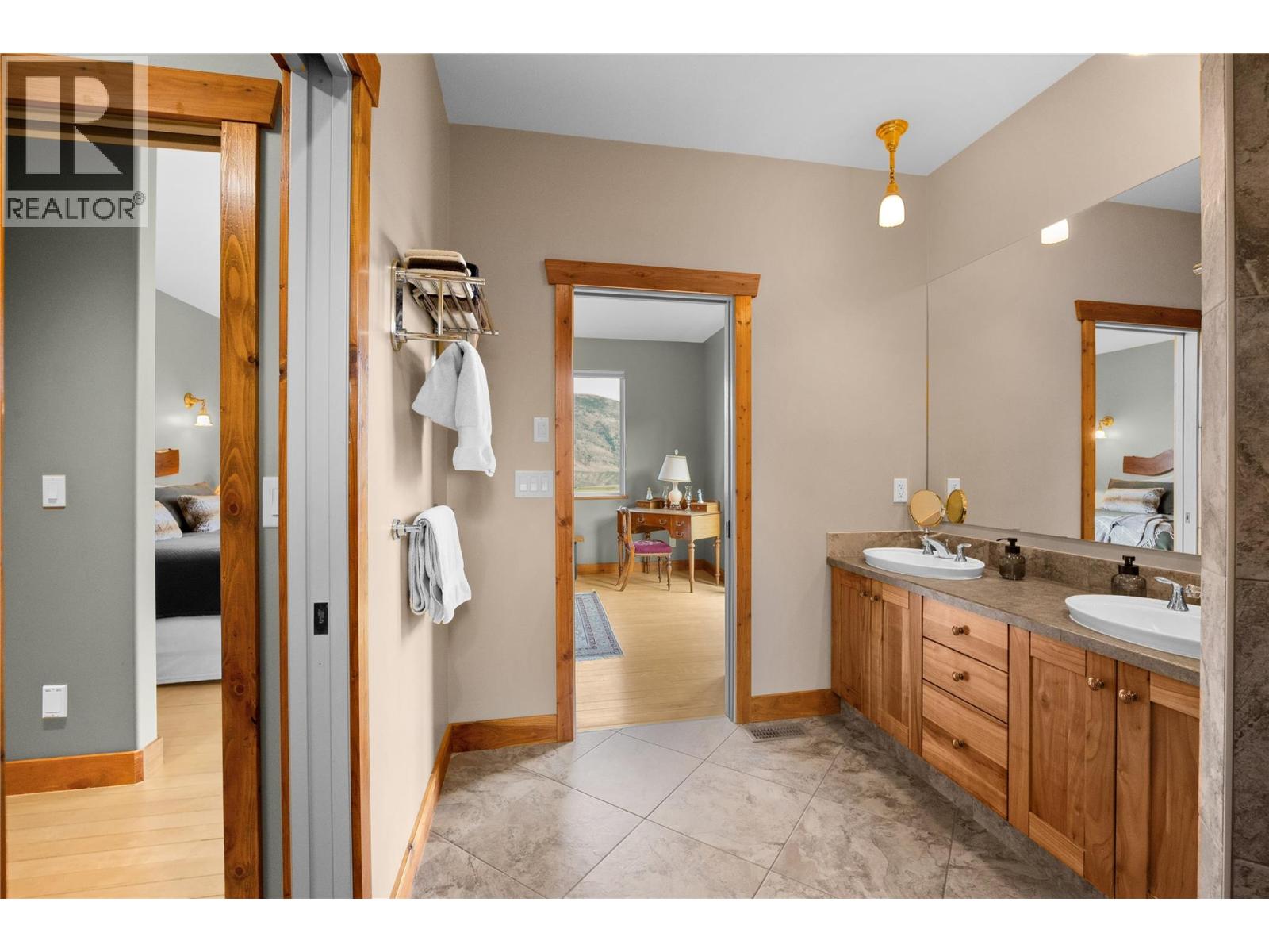  594 Wilson Mountain Road, Oliver