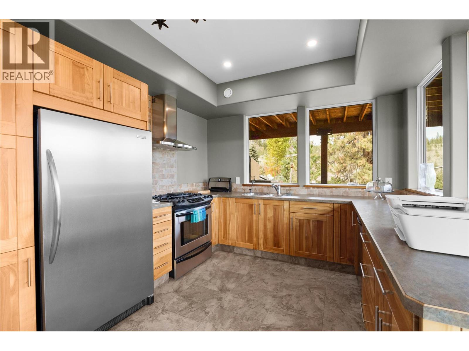  594 Wilson Mountain Road, Oliver