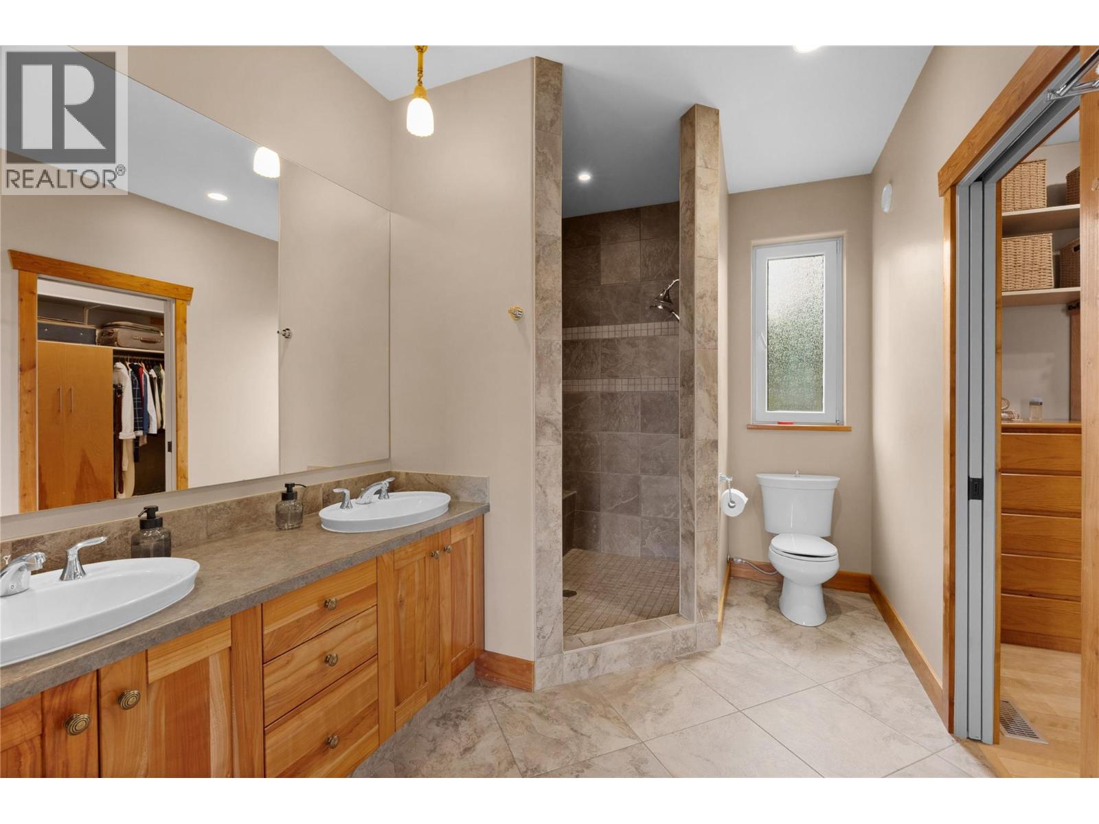  594 Wilson Mountain Road, Oliver