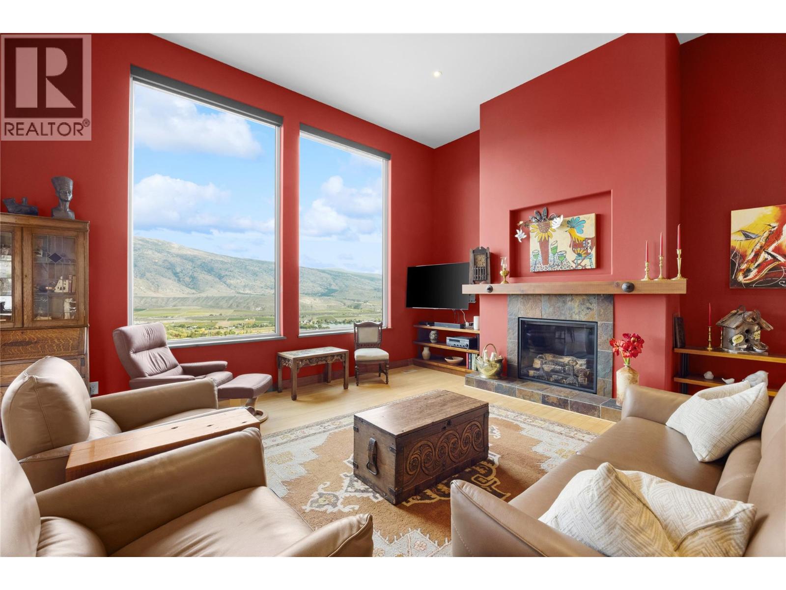  594 Wilson Mountain Road, Oliver
