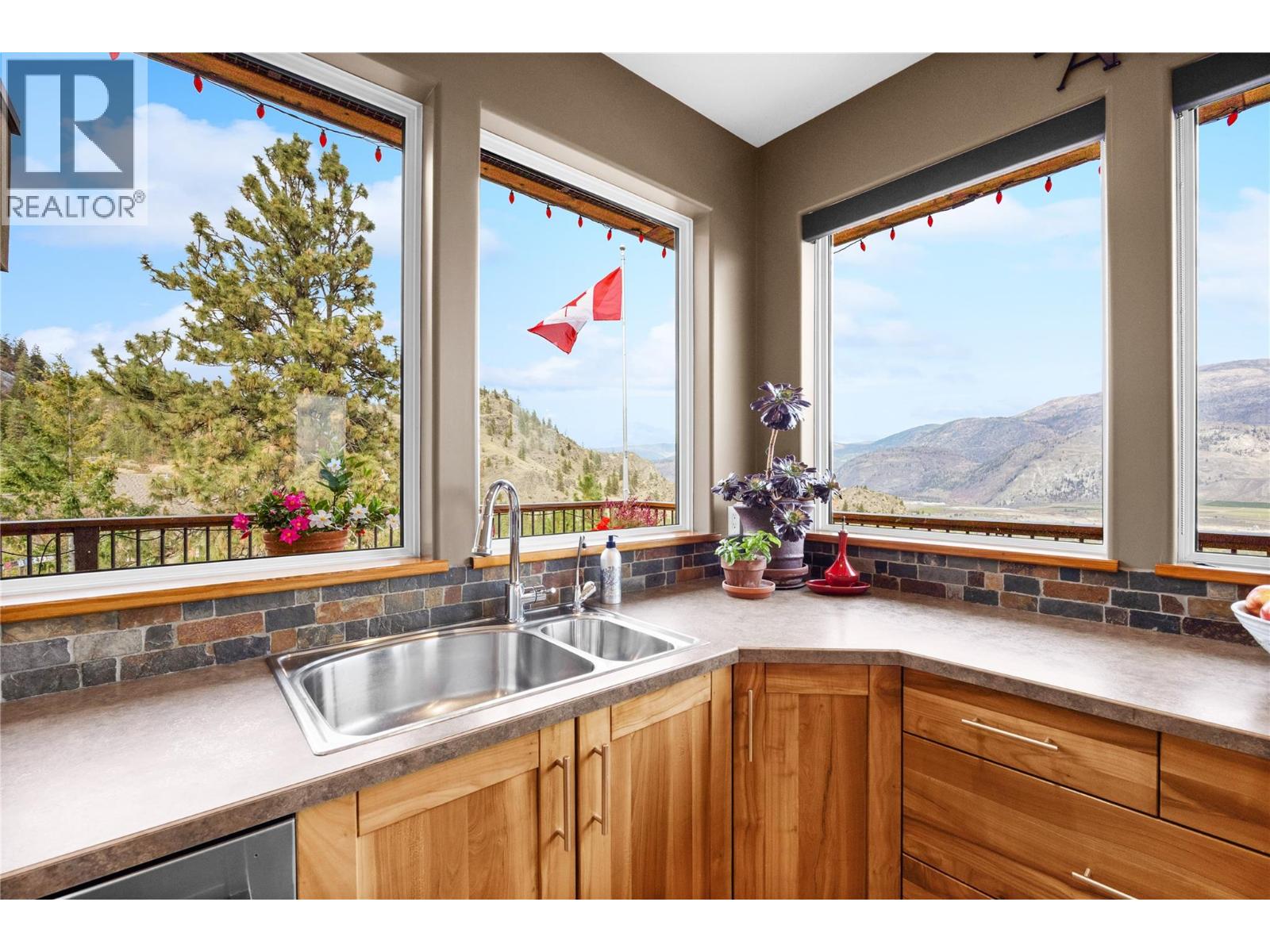  594 Wilson Mountain Road, Oliver