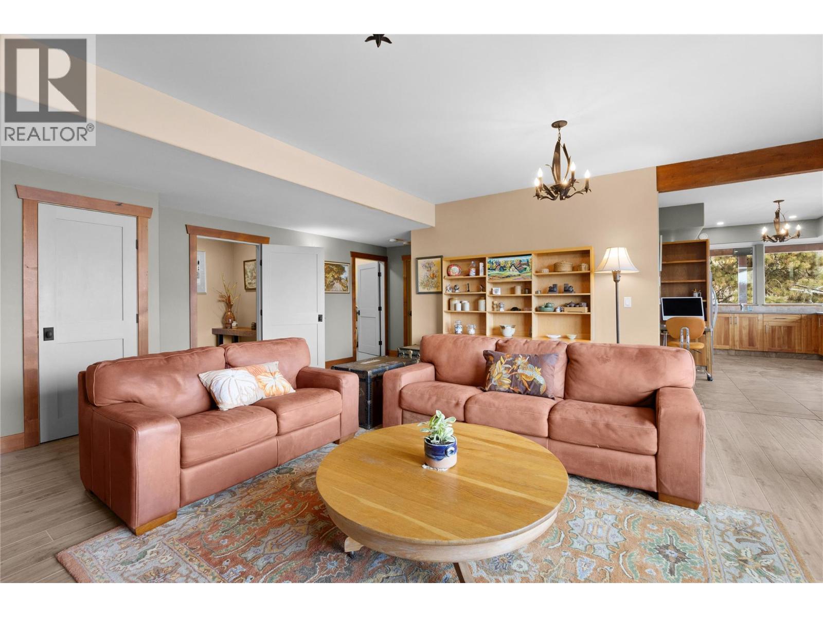  594 Wilson Mountain Road, Oliver