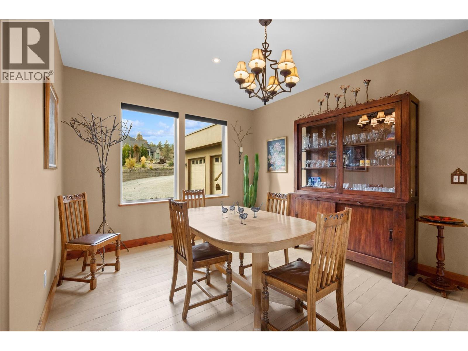  594 Wilson Mountain Road, Oliver
