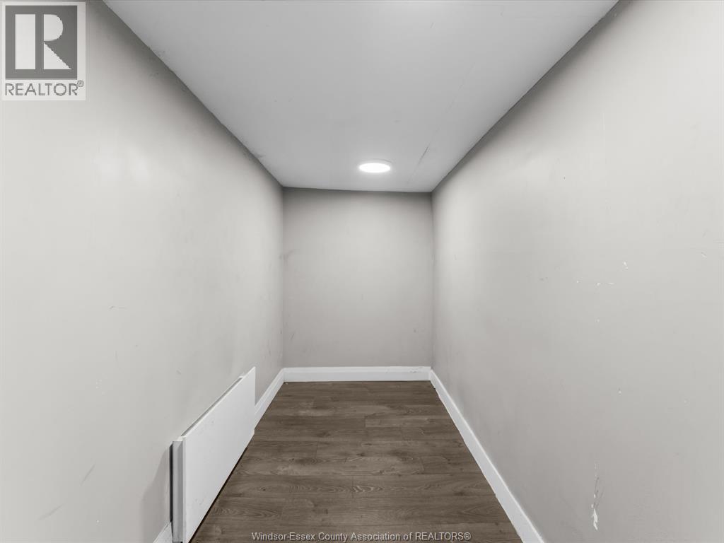 446 Wyandotte Street West — photo 16