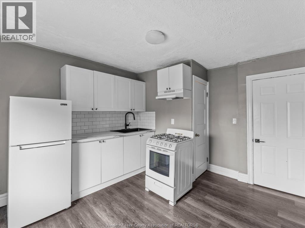 446 Wyandotte Street West — photo 28