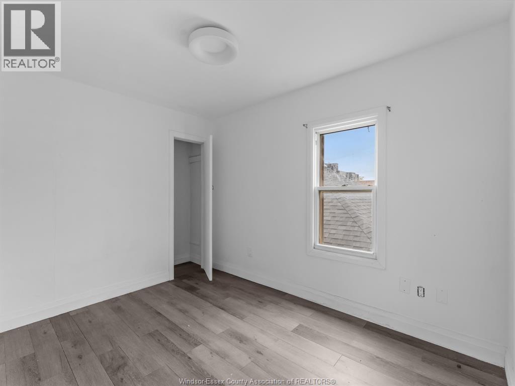 446 Wyandotte Street West — photo 33