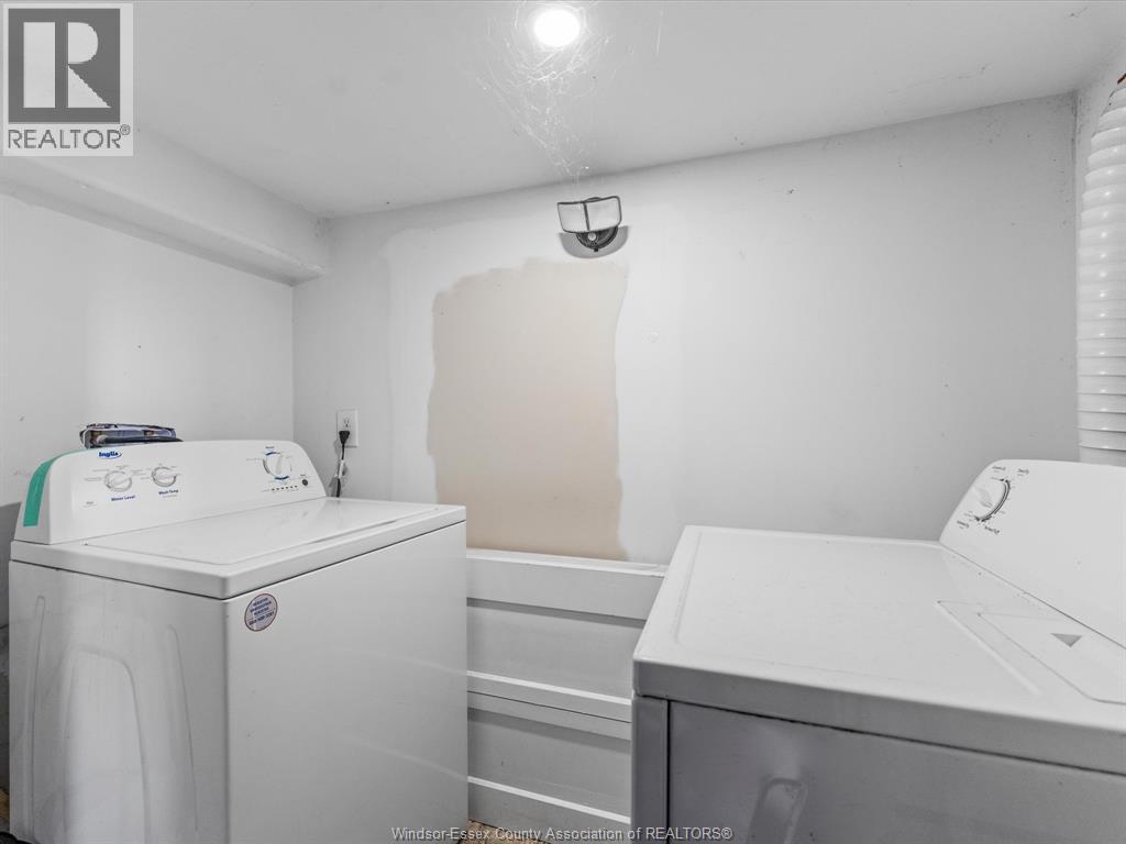 446 Wyandotte Street West — photo 40