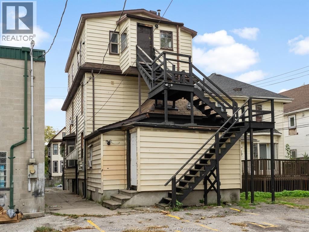 446 Wyandotte Street West — photo 42