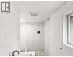 446 Wyandotte Street West, Windsor, ON N9A5X4 Photo 20