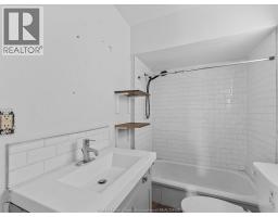 446 Wyandotte Street West, Windsor, ON N9A5X4 Photo 38