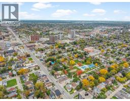 446 Wyandotte Street West, Windsor, ON N9A5X4 Photo 47