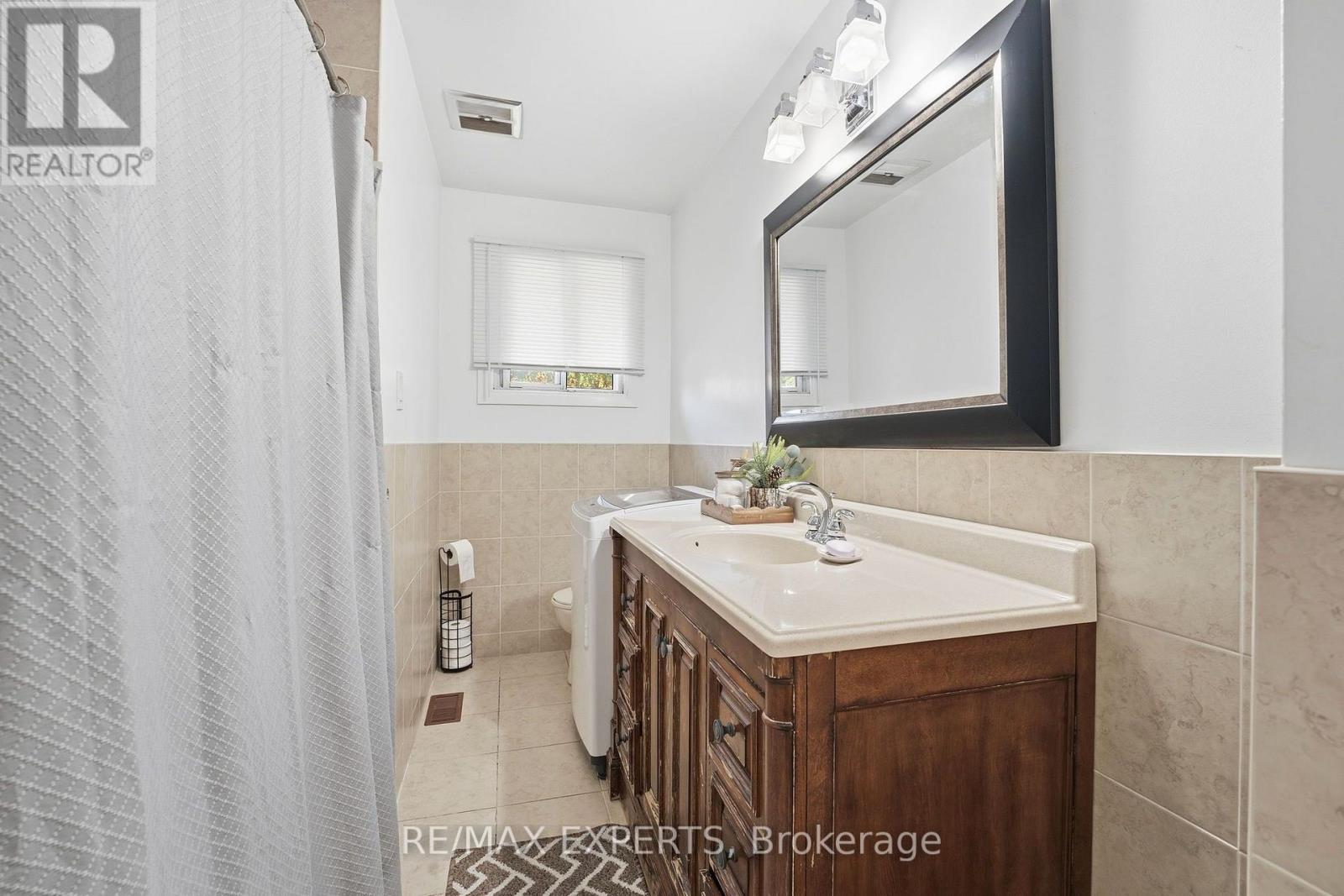 331 King Street East — photo 17