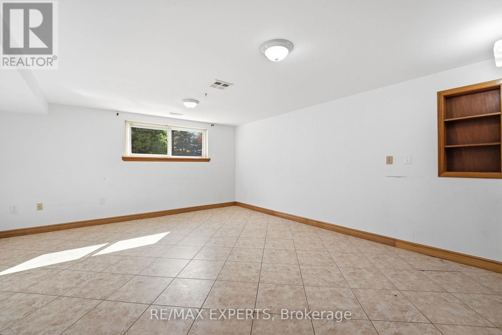 331 King Street East — photo 23