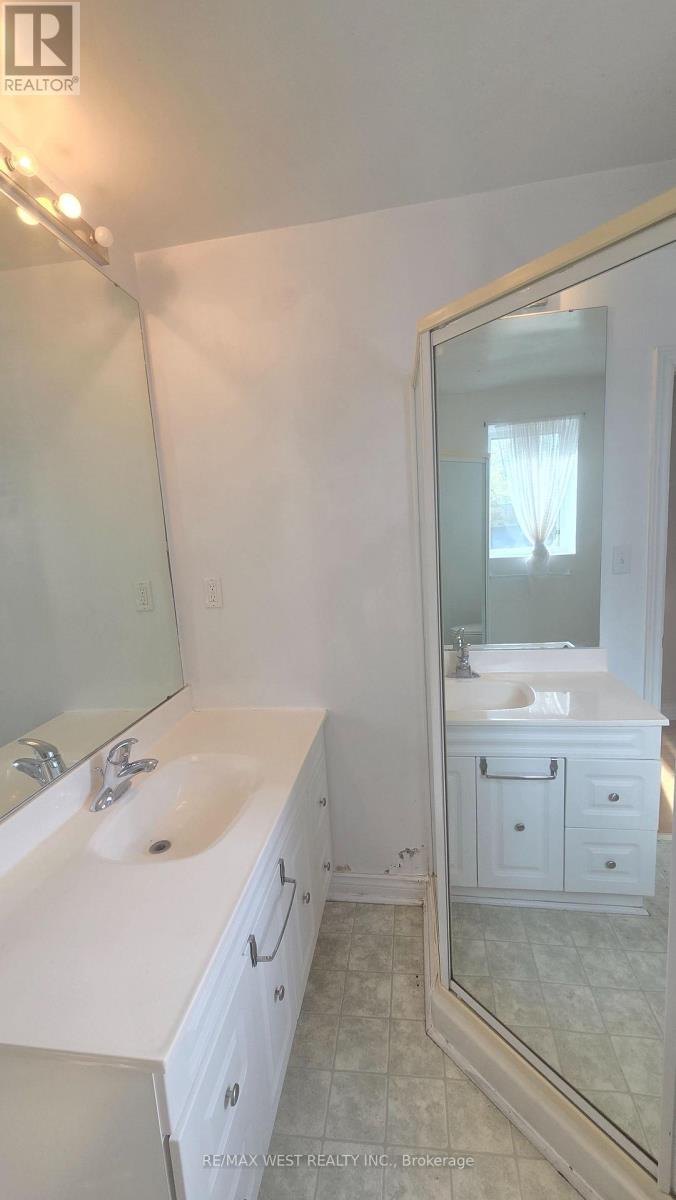 5427 Yonge Street — photo 11