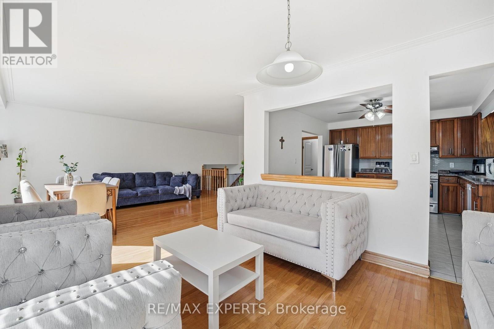 331 King Street East — photo 14