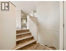 204 Mt Rundle Road W - photo 3