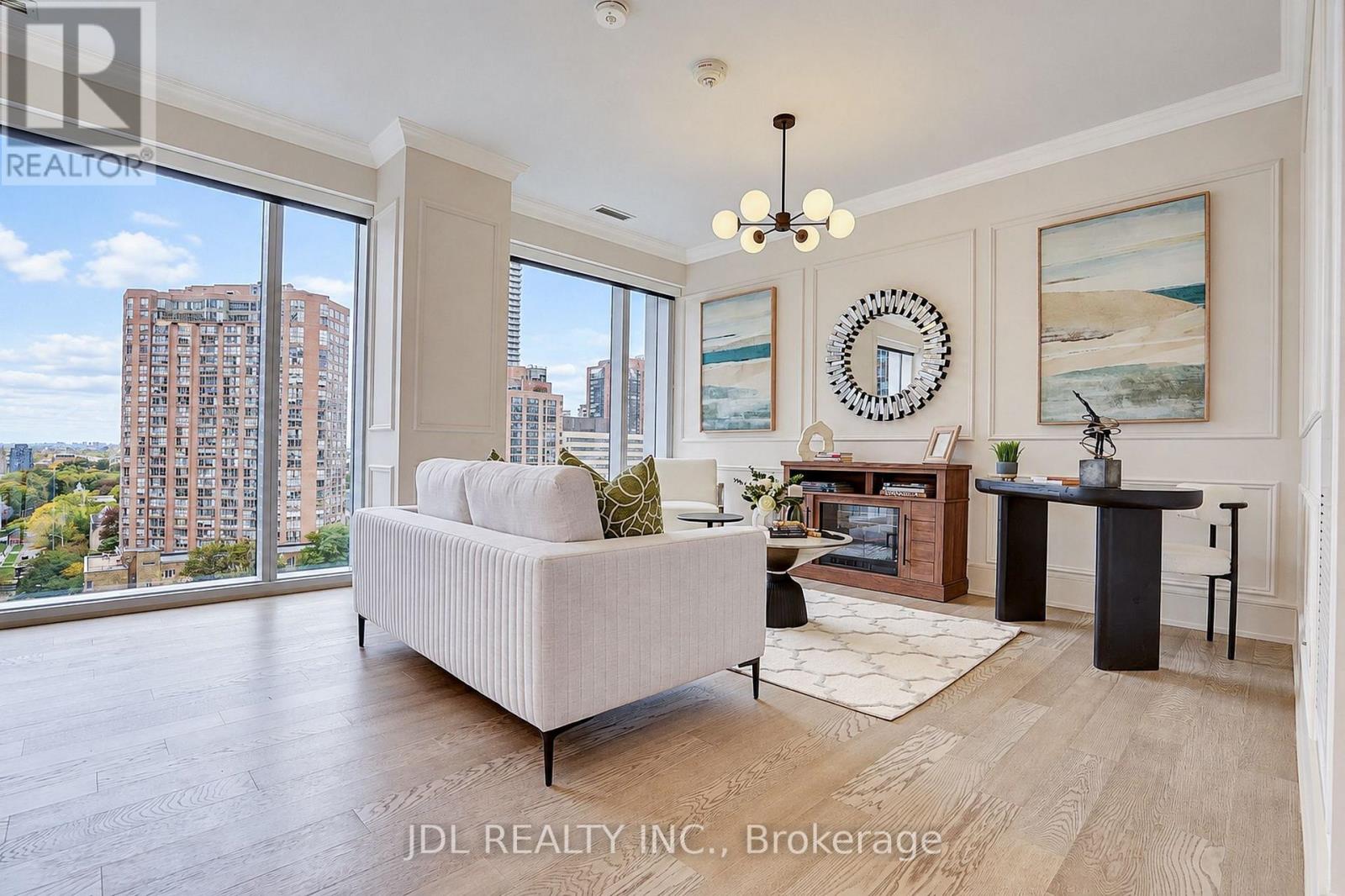 #1615 1 GLOUCESTER STREET - 17