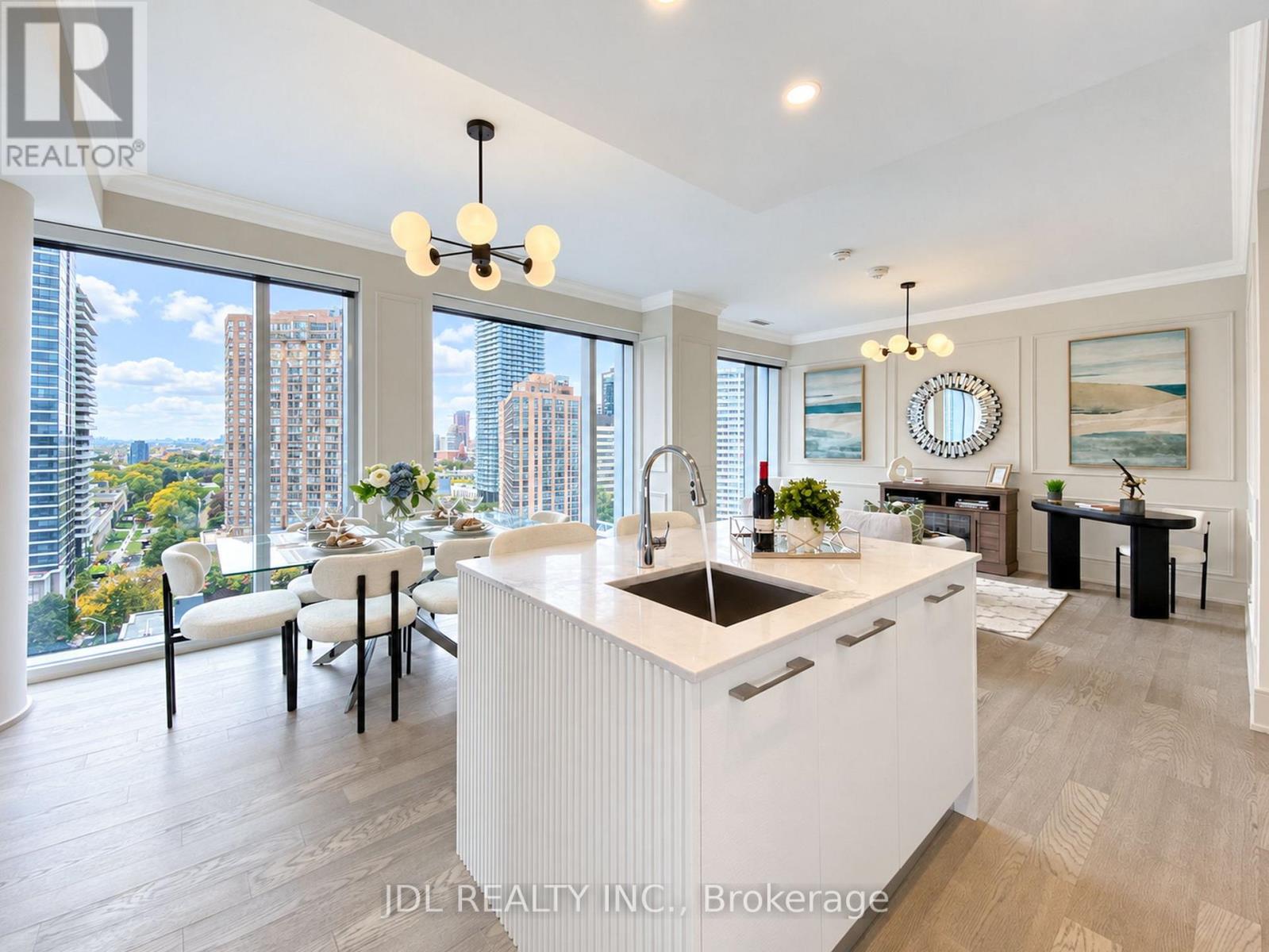 #1615 1 GLOUCESTER STREET - 24